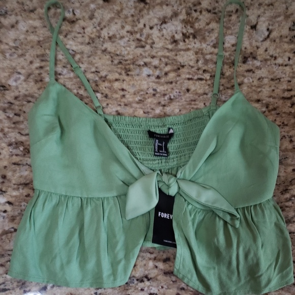 Forever 21 Tops - Forever 21 Crop Top